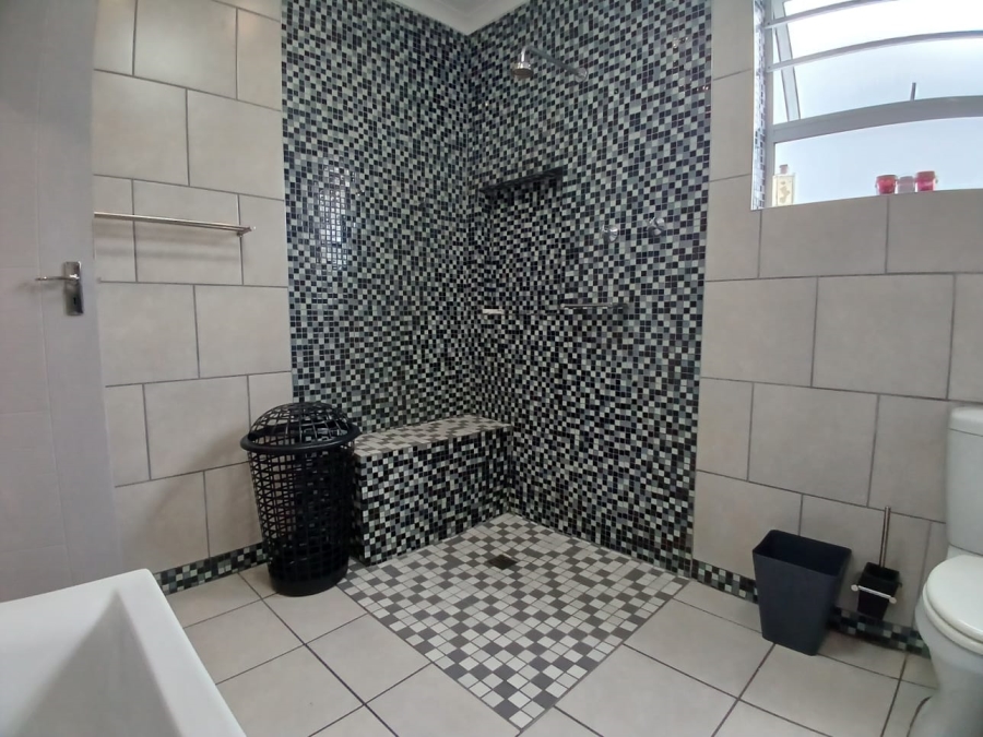 3 Bedroom Property for Sale in Cambridge West Eastern Cape